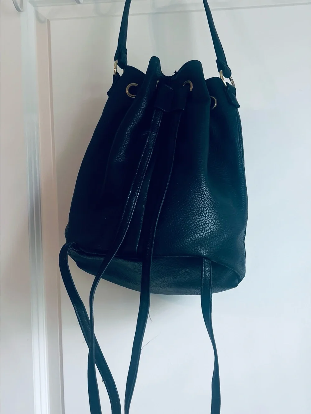 Kenneth Cole Reaction Black Leather Drawstring Backpack -Excellent condition!